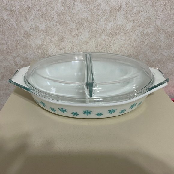 Pyrex Other - Vintage Pyrex glass divided serving dish with lid